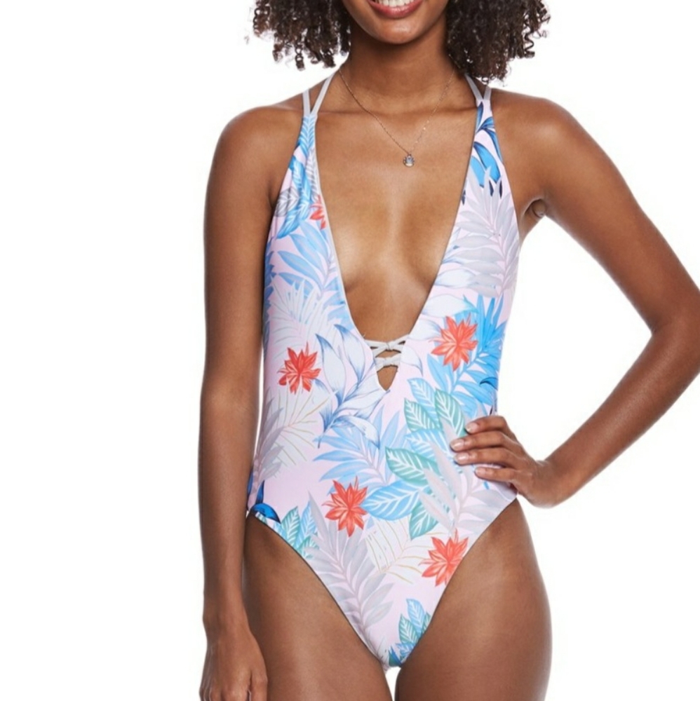 B. Swim 🩱 NWT Lush One Piece Size XS